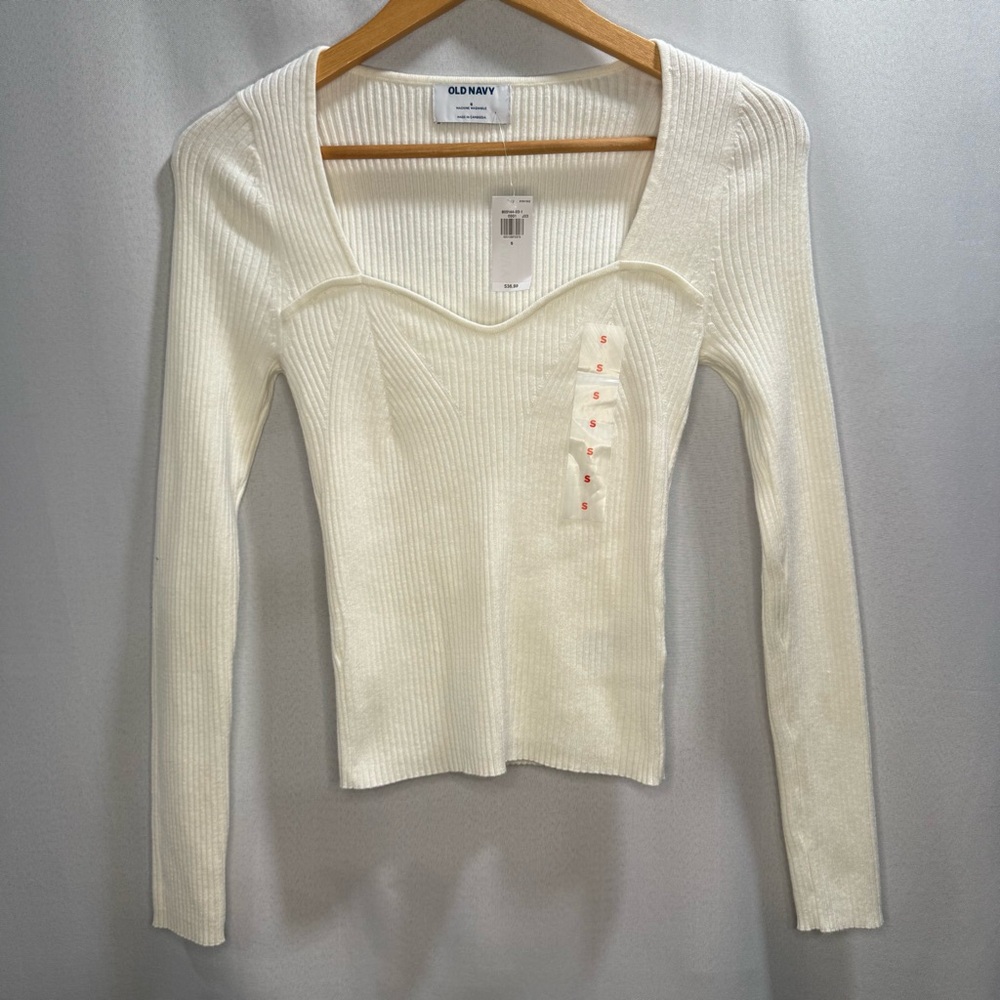 Old Navy White Ribbed Knit Long Sleeve Sweetheart Top (Size Small)